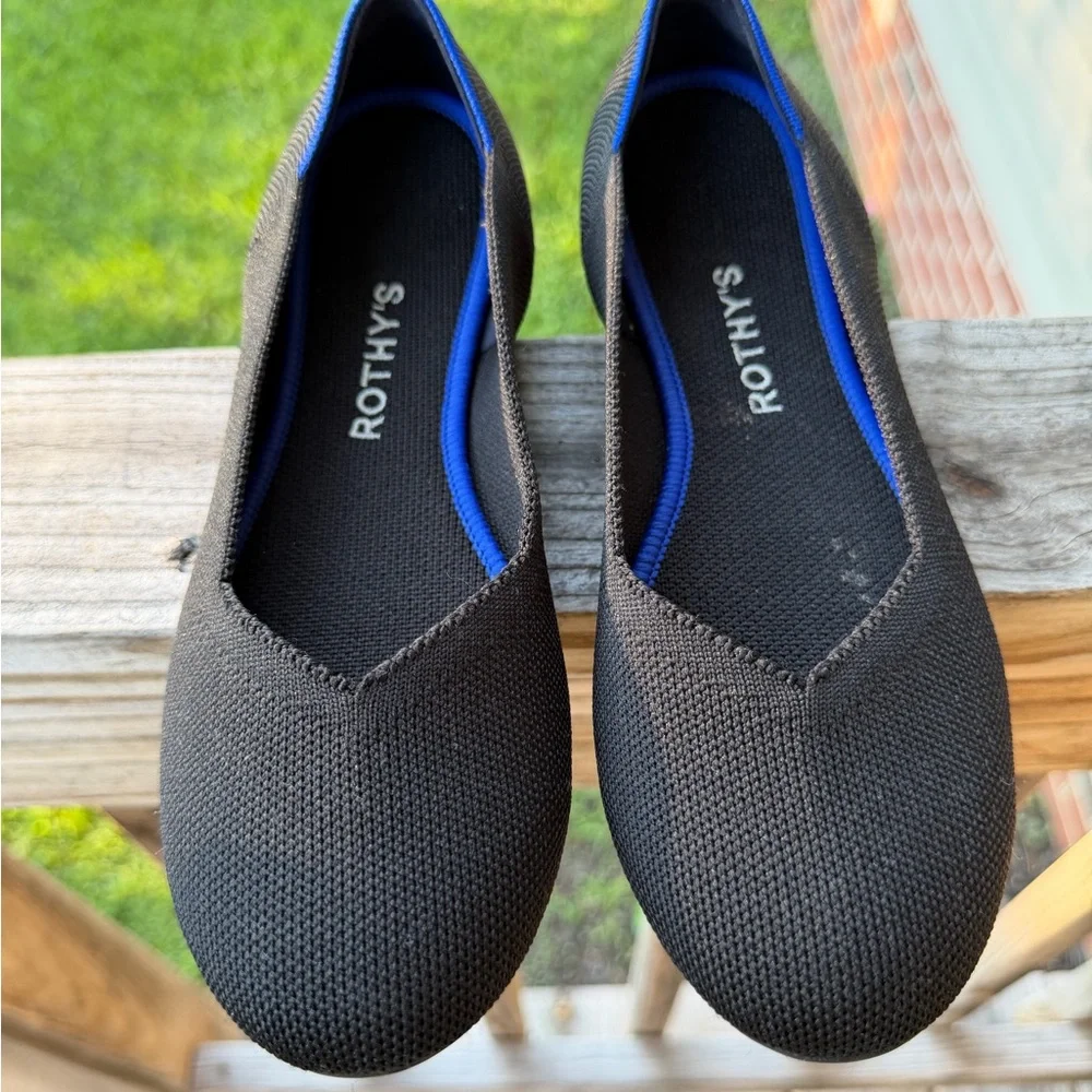 Women's Rothy's black rounded flats size 7.5